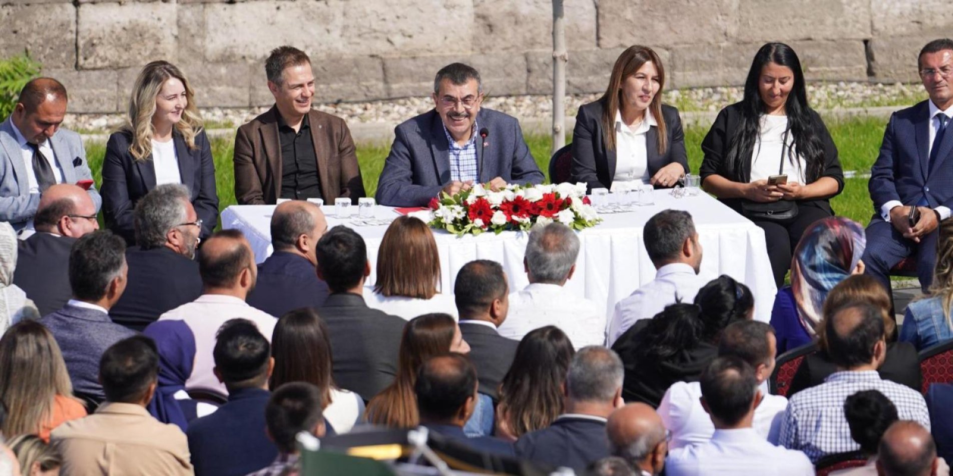 ÖĞRETMENLER, HAZİRAN DÖNEMİ MESLEKİ ÇALIŞMA PROGRAMINA İSTEDİKLERİ İLLERDE KATILABİLECEK